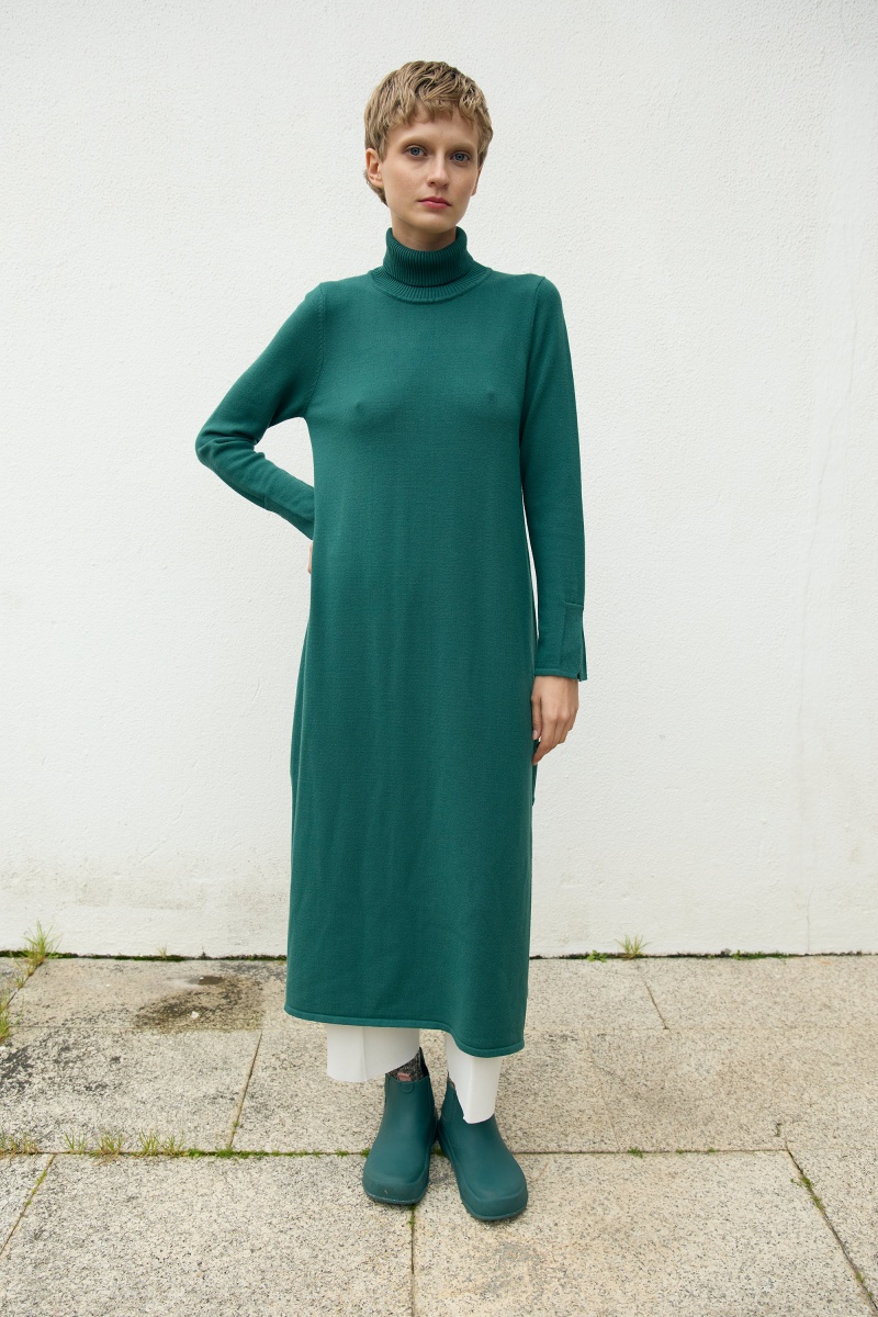 Swan neck dress with dented...