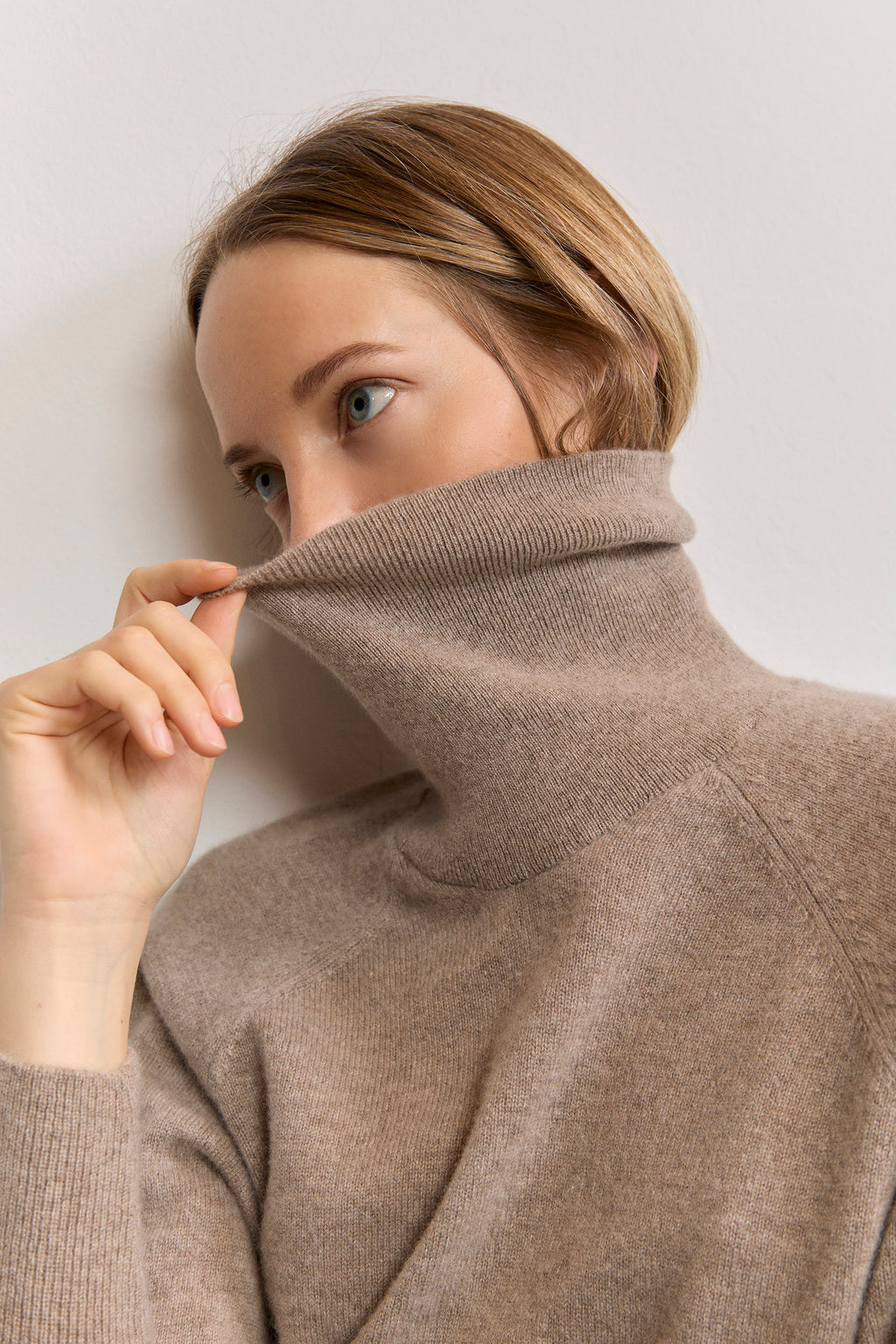 Fitted Cashmere Turtleneck Sweater