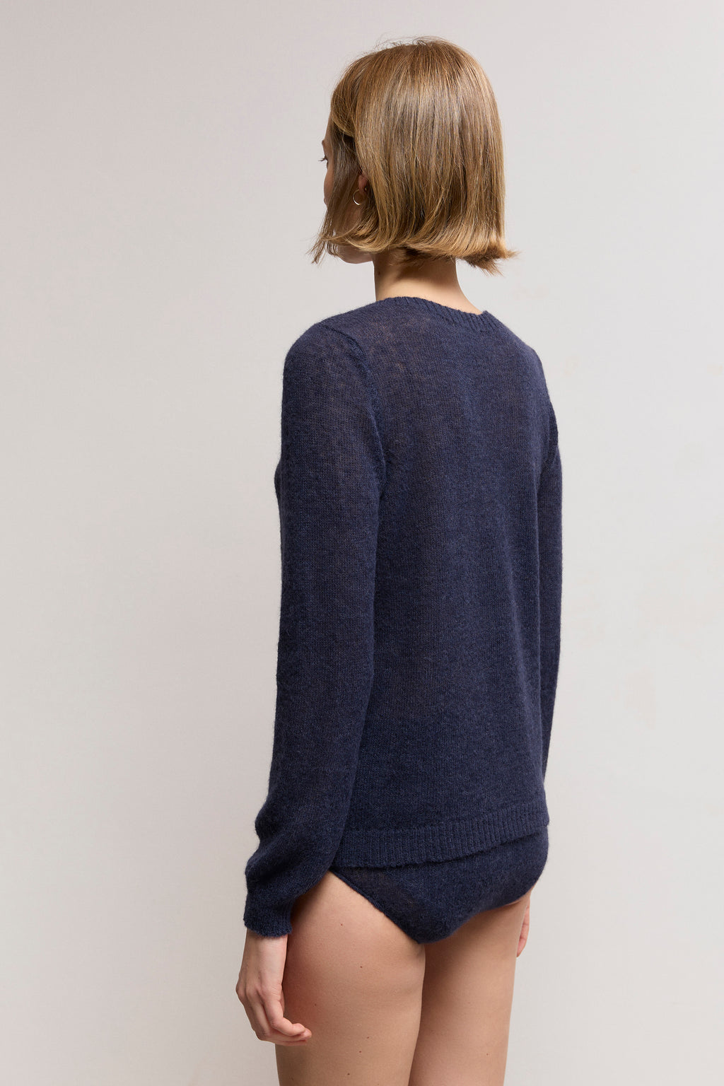 Fitted sleeves alpaca sweater