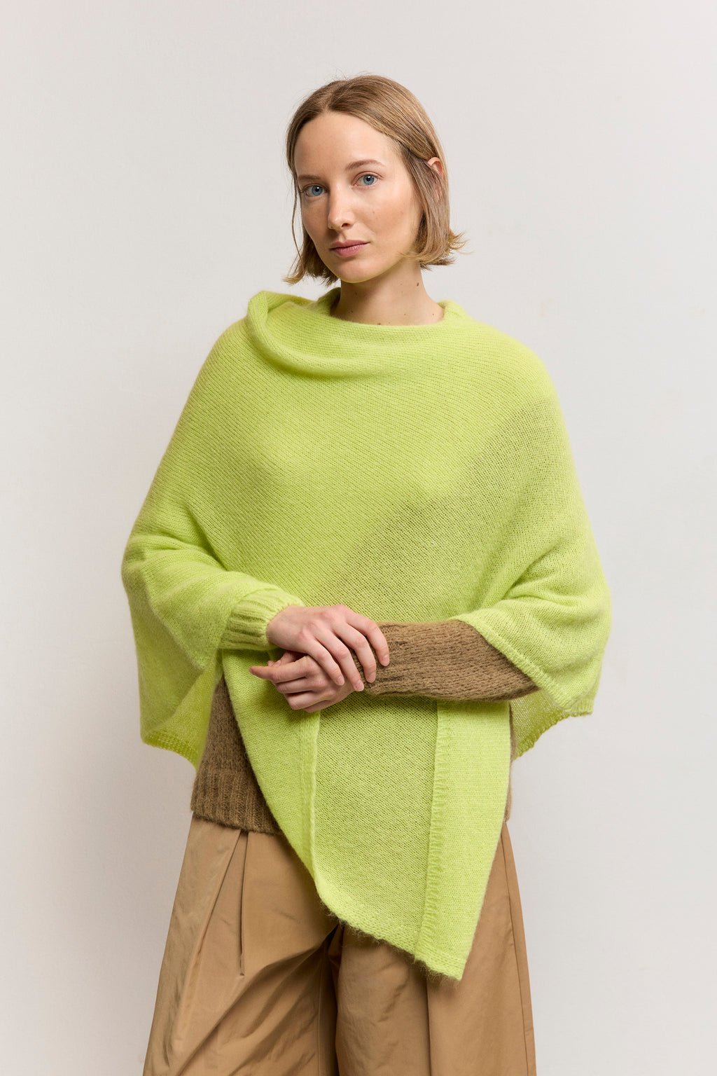Capa asimétrica de alpaca suri